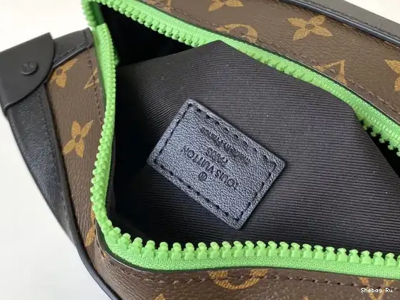 SOFT VUITTON LOUIS TRUNK 0605